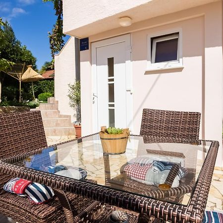 Apartment Sepat With Free Parking Place In Baska Экстерьер фото