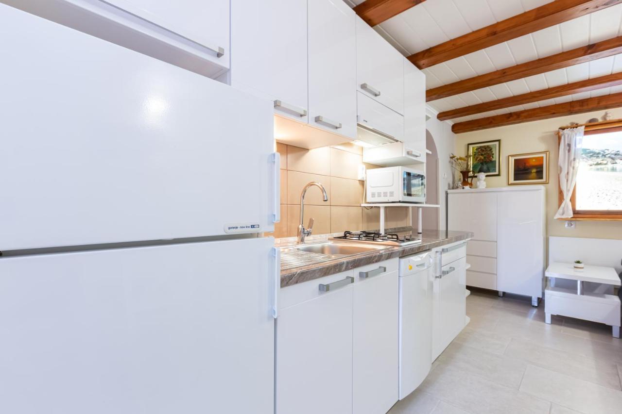 Apartment Sepat With Free Parking Place In Baska Экстерьер фото